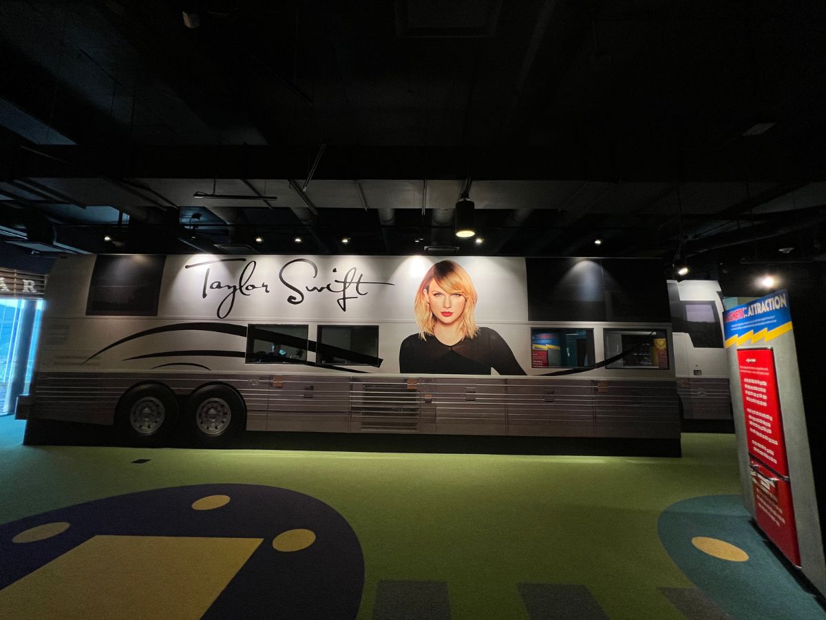 taylor swift education center country music hall of fame nashville tn